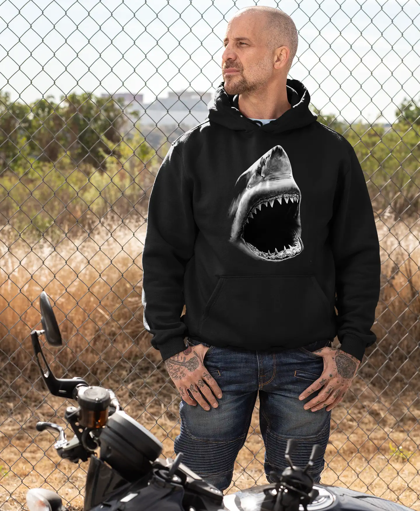 Pullover-hoodie-mockup-featuring-a-tattooed-biker-31845 (3)-kurtarıldı